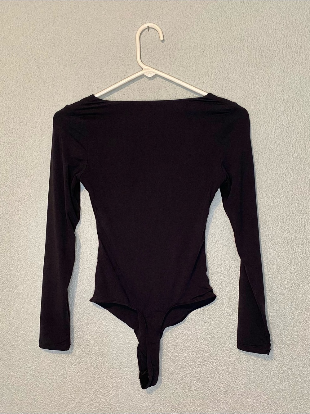 Women’s V Neck Long Sleeve Thong Bodysuit - Picture 4 of 6